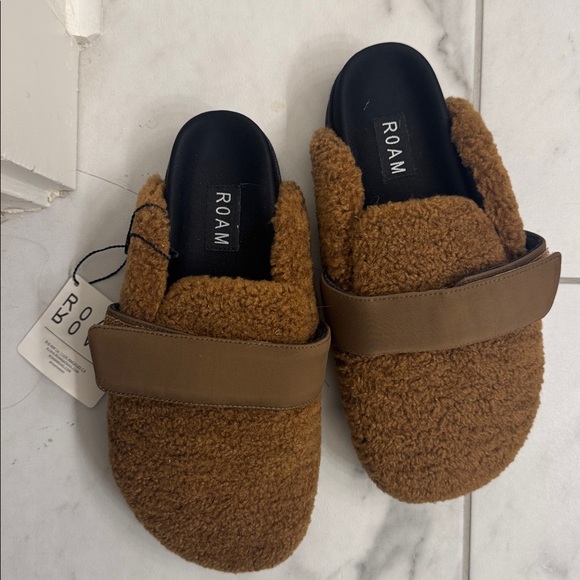 ROAM Brown Fuzzy Slip-On - Picture 2 of 6